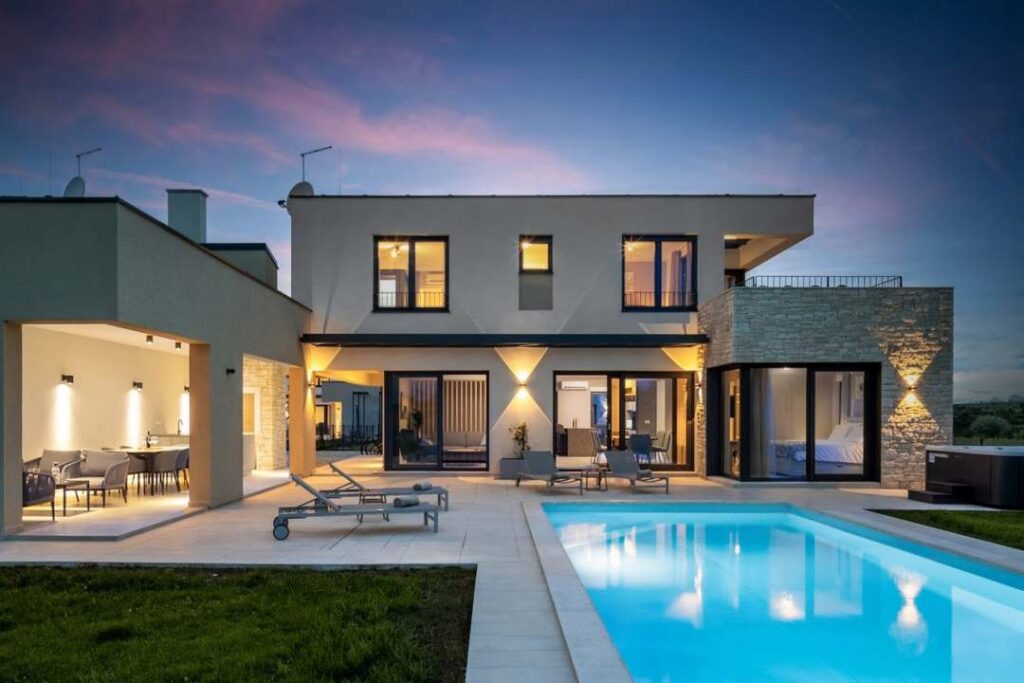 villa contract services